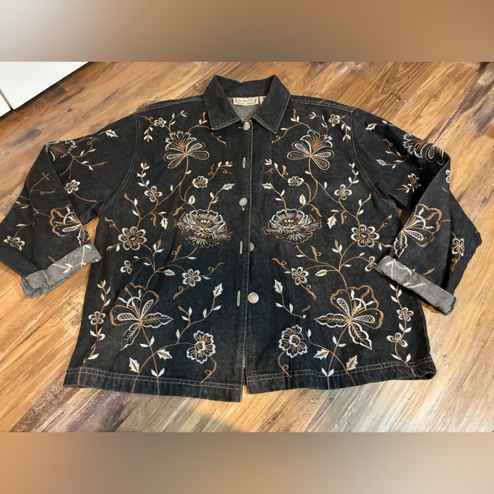 New Direction M Oversized Embroidered Denim Jacket Top Floral *fits like large